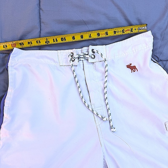 Abercrombie & Fitch board shorts. White w/blue trim size 32 - Picture 4 of 8